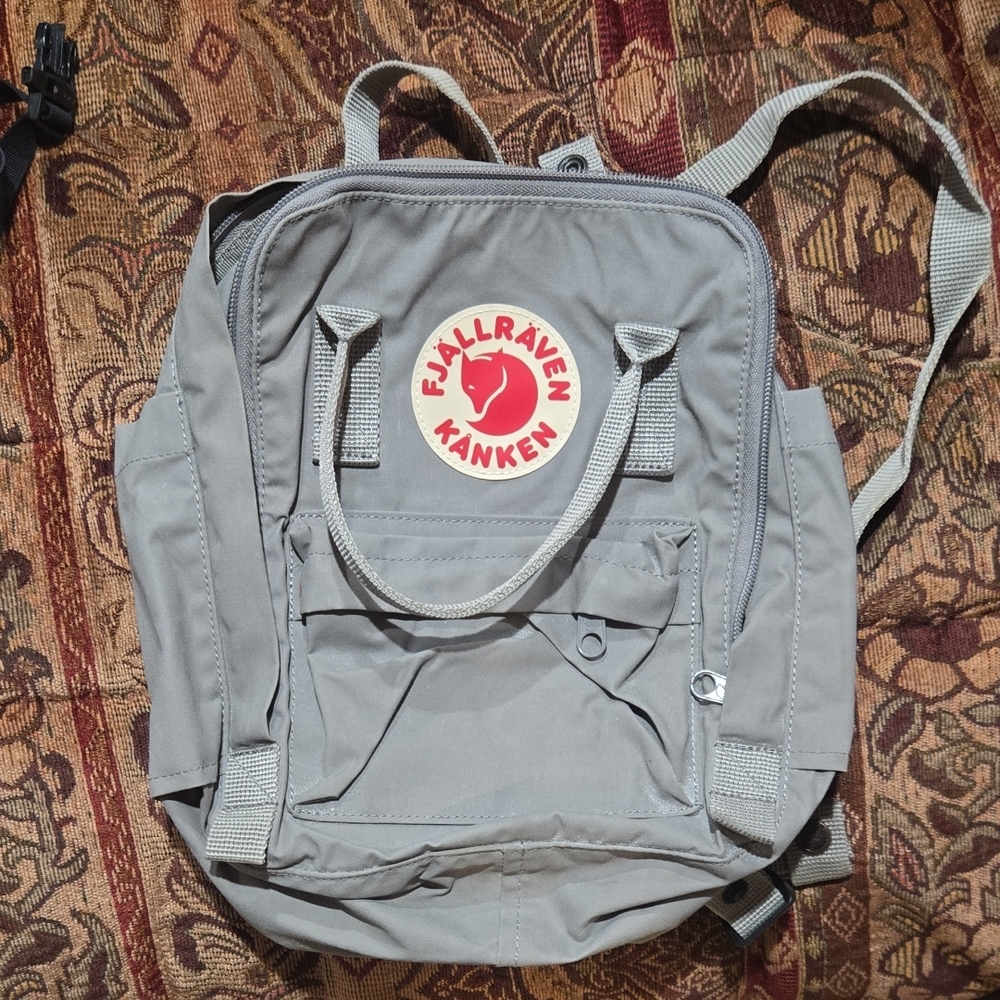Fjallraven Kånken Backpack in Light Gray